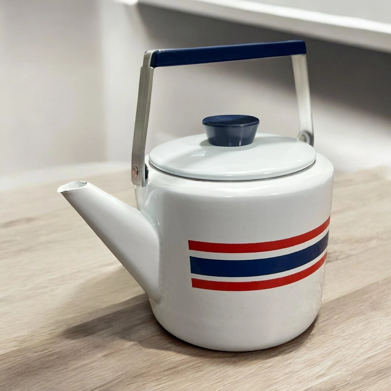VTG Rare Cathrineholm Club Celebration Norway Enamel Tea Kettle 2 Qt White Red