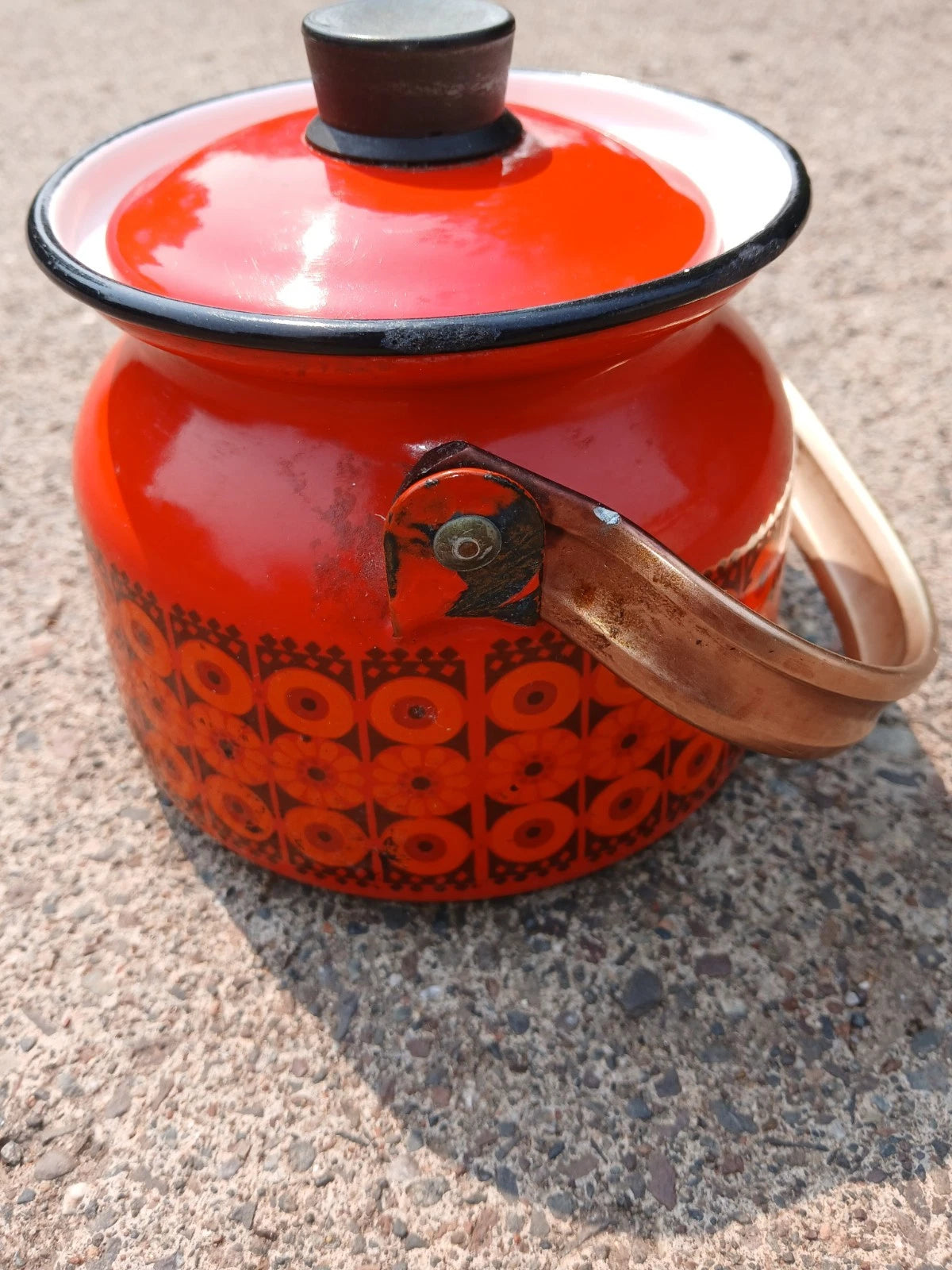 VINTAGE FINEL DAISY RED ENAMEL TEAPOT VINTAGE MID CENTURY USED