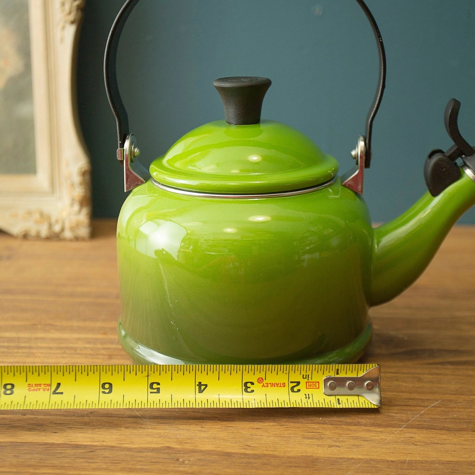 Le Creuset Enamel Demi Tea Kettle 1.25 Quart Green Palm Hombre