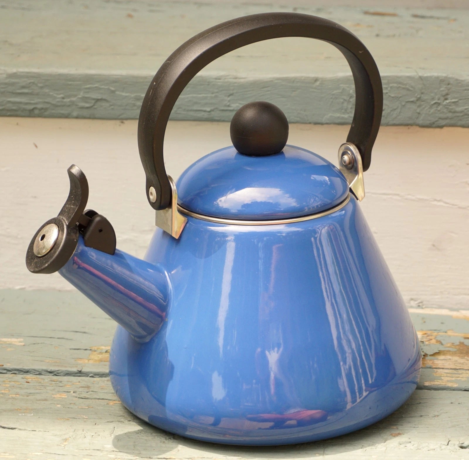 Le Creuset Kone Kettle Tea Pot Whistling 1.6L 1.7 Qt Blue Enamel Vintage Kitchen