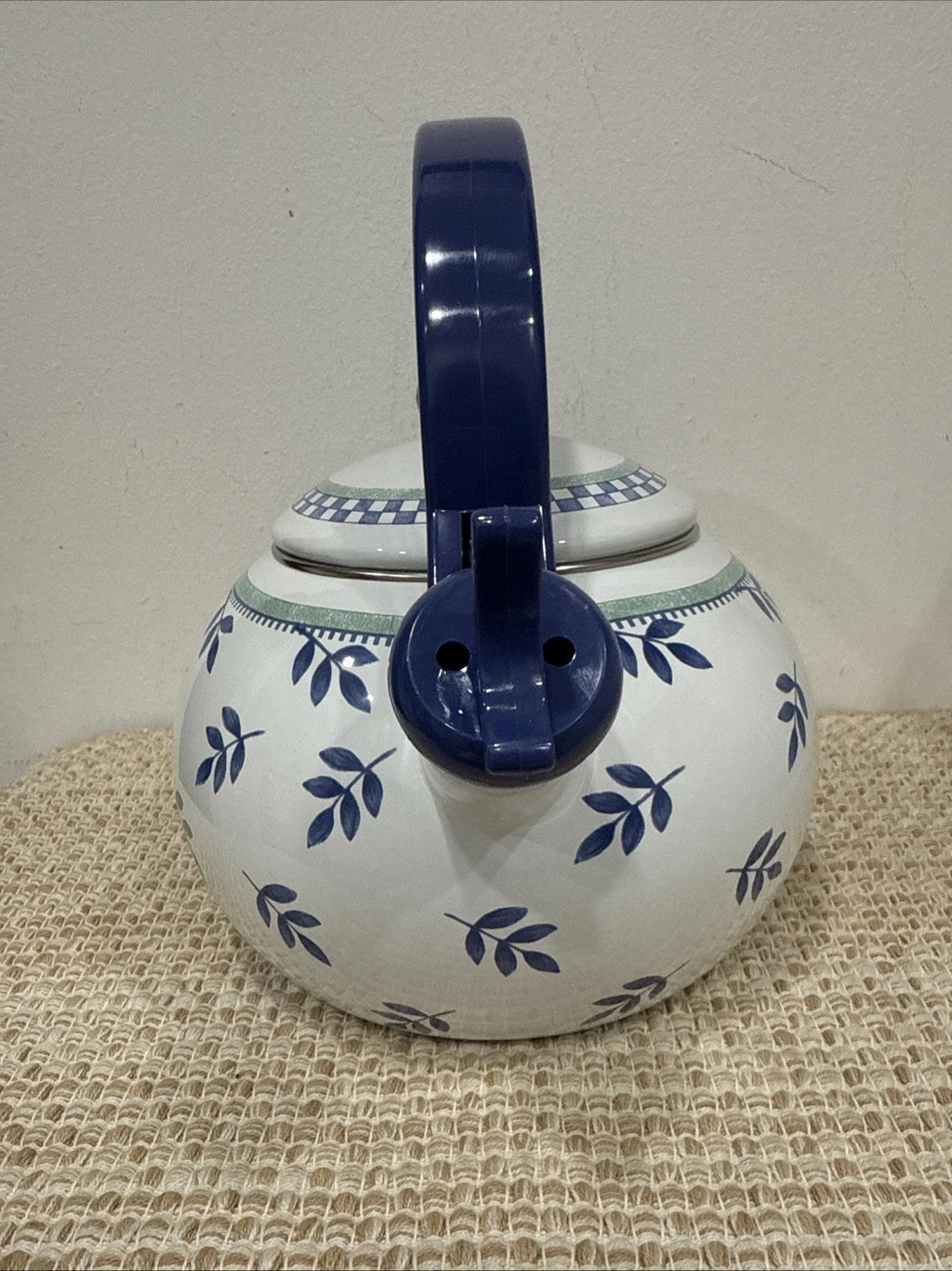 Villeroy & Boch Switch 3 Whistling Tea Kettle Enamel Metal Vintage Blue EUC!!!