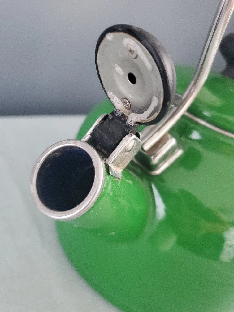 Chantal Tea Kettle Kelly Green Enamel on Steel Whistle Teapot 1.7 qt