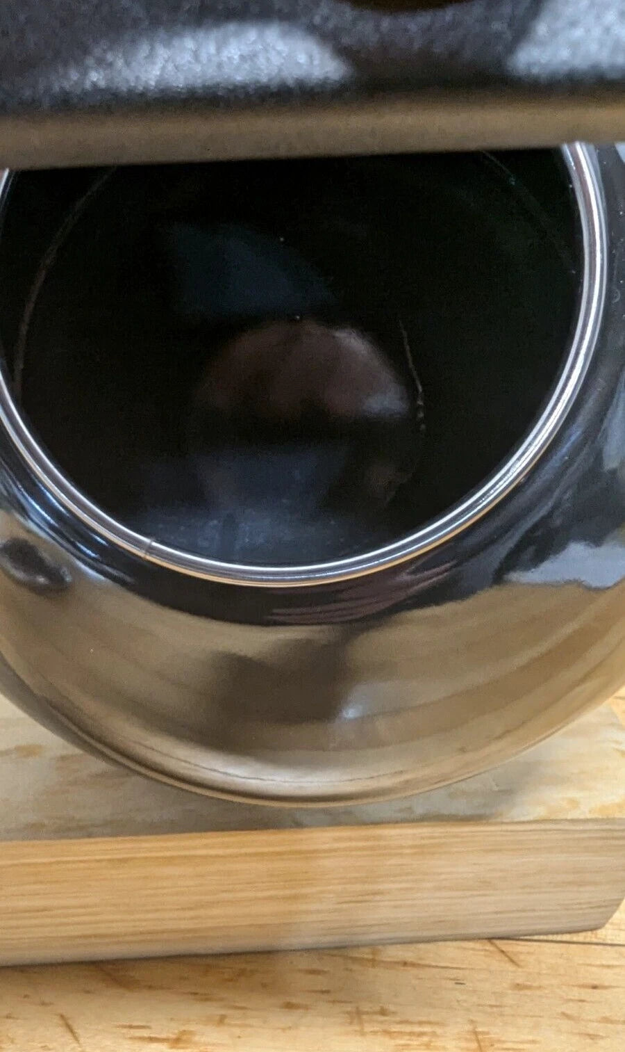 KitchenAid 1.5 Quart Porcelain Enamel Black Whistling Tea kettle