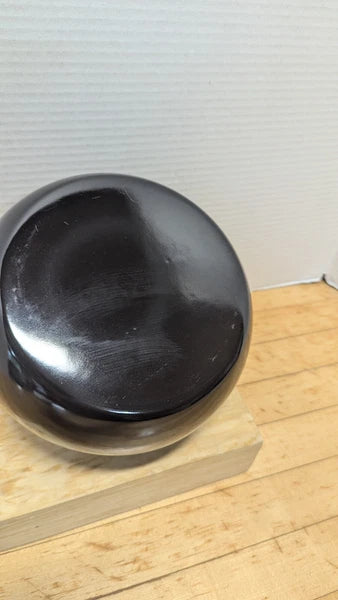 KitchenAid 1.5 Quart Porcelain Enamel Black Whistling Tea kettle