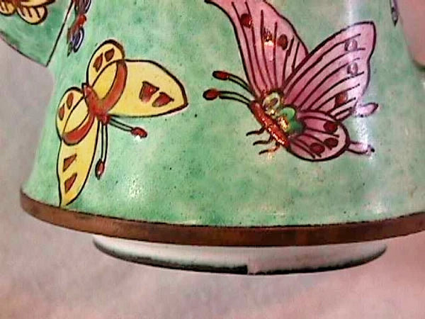 VINTAGE MINIATURE ENAMELED TEA COFFEE POT WITH LID IN CHERRY COLOR STORAGE BOX