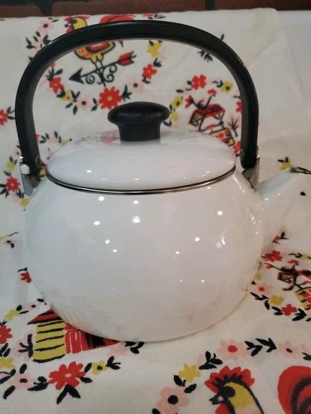 Siam Fuji Ware Tea Kettle White Enamel Pre-loved 2.3 Qt