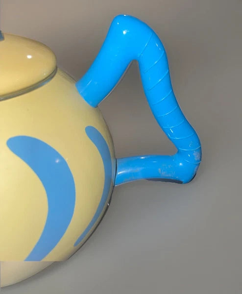 MM Kamenstein Corp. Whistling Tea Kettle Yellow Fish Teapot Enamel Kitschy READ