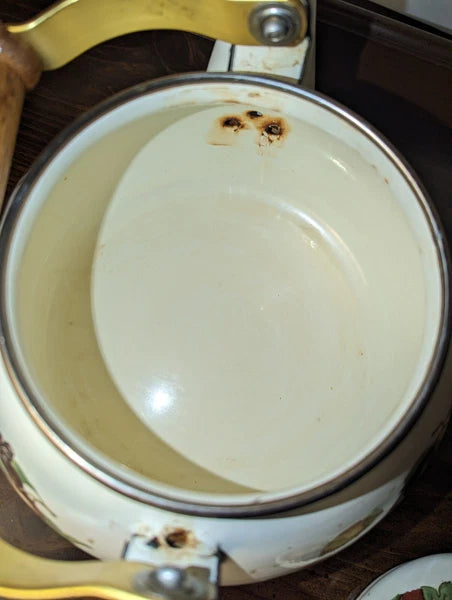 VINTAGE REGENCY CLUB ENAMEL WARE TEAPOT KETTLE
