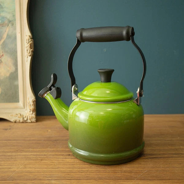 Le Creuset Enamel Demi Tea Kettle 1.25 Quart Green Palm Hombre