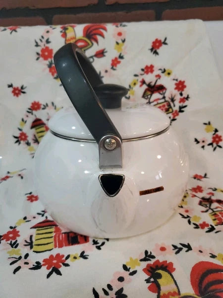 Siam Fuji Ware Tea Kettle White Enamel Pre-loved 2.3 Qt