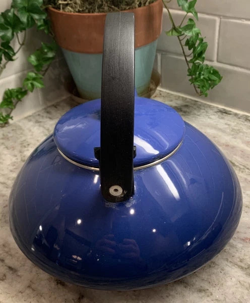 Retro Art Deco La Creuset Teapot 1.6 Qt. Blue  Enamel Kettle Excellent! R28