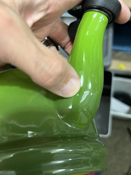 Le Creuset Enamel Demi Tea Kettle 1.25 Quart Green Palm Hombre